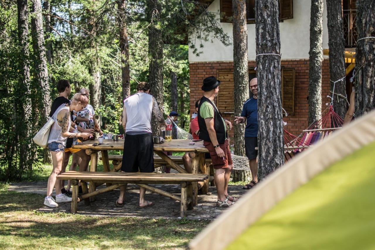 Rustic Home Tara Kaludjerske Bare Eksteriør billede